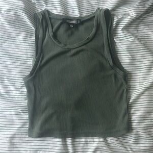 Cropped ribbed tank